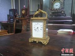 济南姐弟5人创办古钟表博物馆 2800余件藏品横跨3个世纪