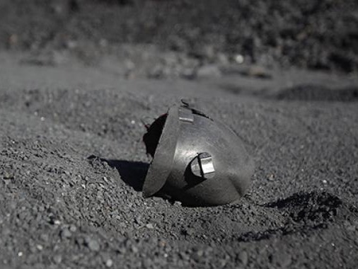 山西潞安集团左权阜生煤业井下发生瓦斯爆炸，造成4死1伤