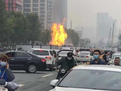 武昌通报：友谊大道快速路改造施工挖断天然气管道引起燃烧