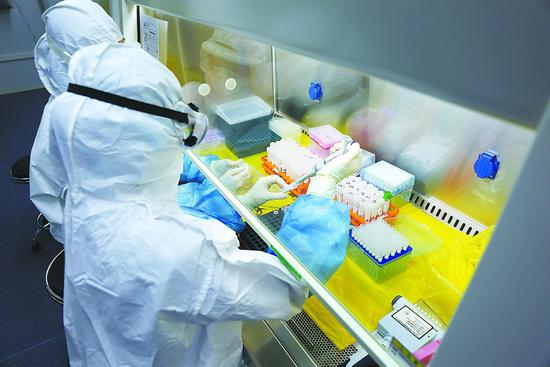 世卫组织：全球新冠肺炎确诊超4376万，新增超40万
