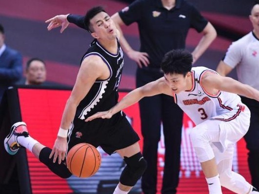 CBA首次允许赛季中期球员转会，中国篮球改革步伐并未放缓 