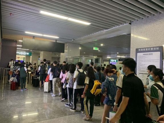 莞惠城际错站停车提速半个钟，黄金周到发旅客超46万人次