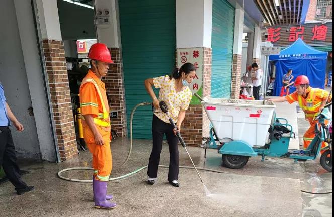假期要结束了，他们还没放假…