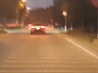 300米道路设298条减速带 市民：结石都能震掉