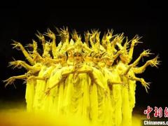 甘肃敦煌舞艺术“重回人间”：由高雅舞台到街头化“共鸣”