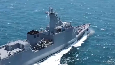菲律宾军方拦截并击毙7名恐怖分子 军舰撞翻快艇画面曝光