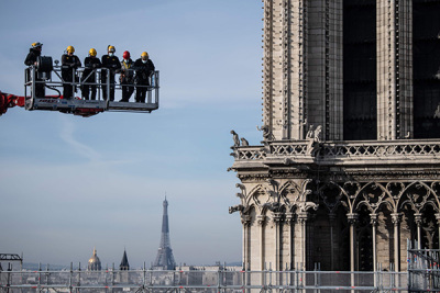 脚手架拆除完毕，法国文化部长：巴黎圣母院已经“得到拯救”
