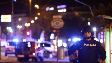 维也纳恐袭后有14人被拘，“伊斯兰国”宣称为恐袭负责