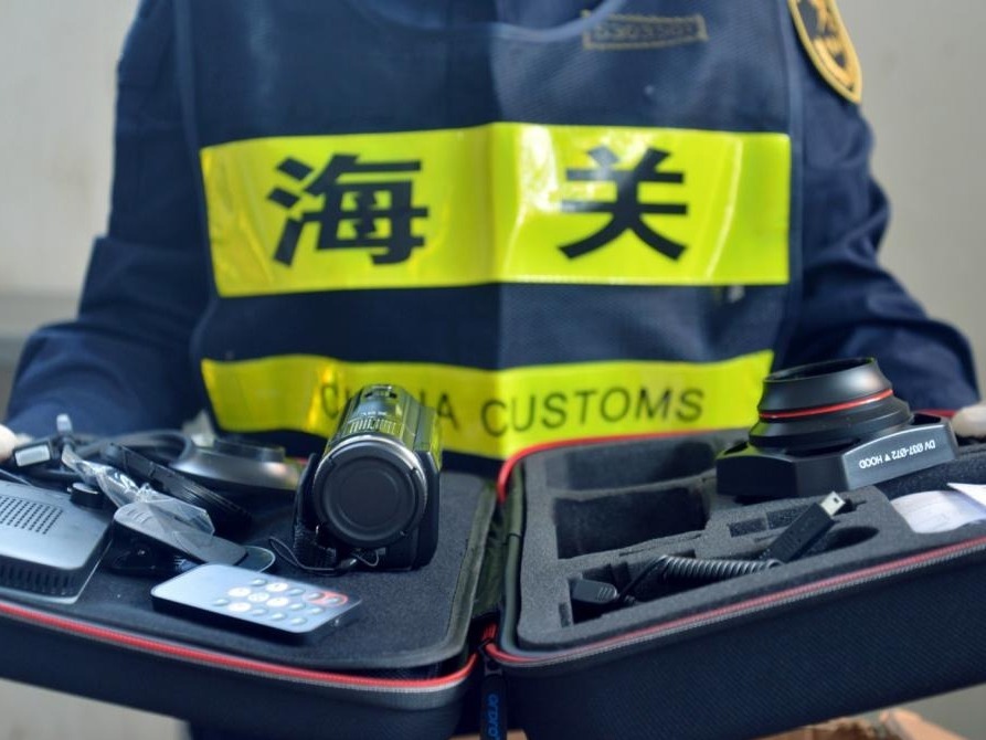 文锦渡海关查获154部无3C认证进口摄像机