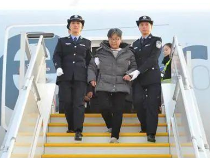 外逃贪官自述：绝望！连上吊的树都选好了