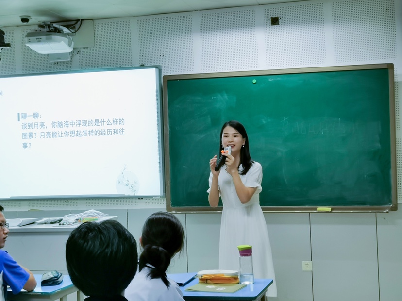 深圳90后作家走入校园讲述古诗中的月亮意象