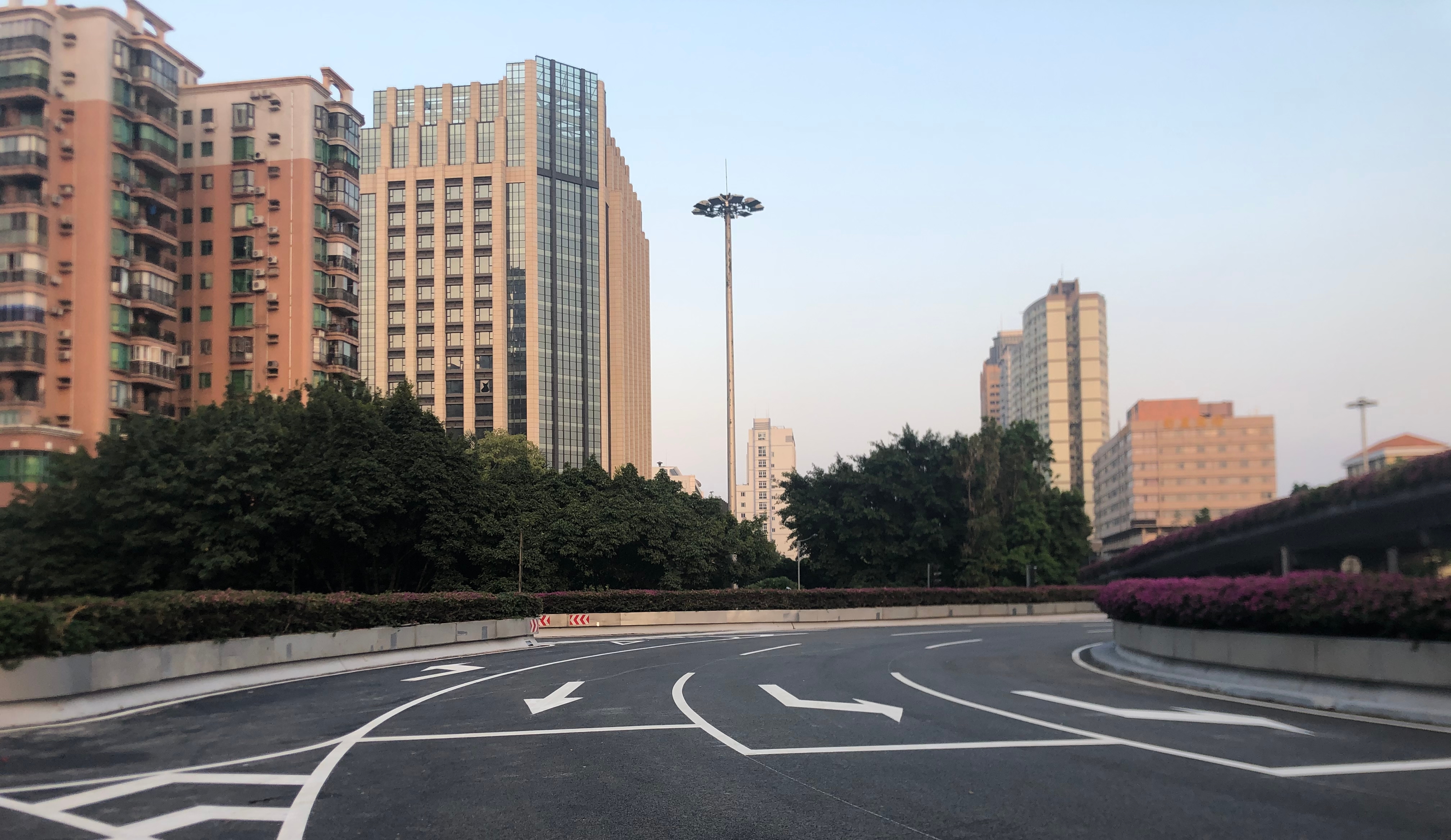 广州客村立交三层转盘11月1日晚通车，31岁老立交重焕光彩