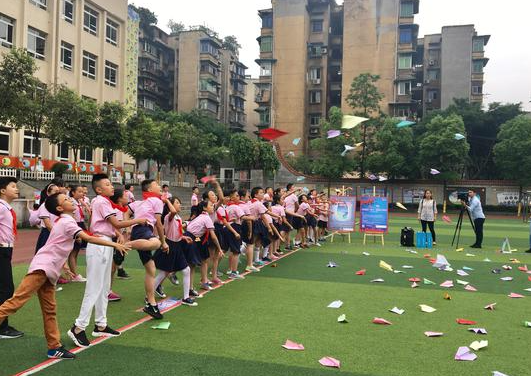 周末嗨翻天，听话的“纸”和神奇的“橡胶”航模体验活动等你来玩