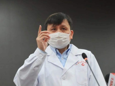 张文宏：中国抗疫经验就是“比病毒跑得更快” 