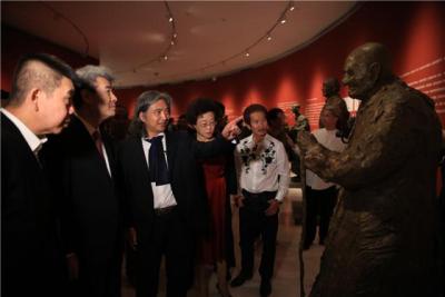 讲好中国故事，吴为山重磅雕塑作品亮相关山月美术馆