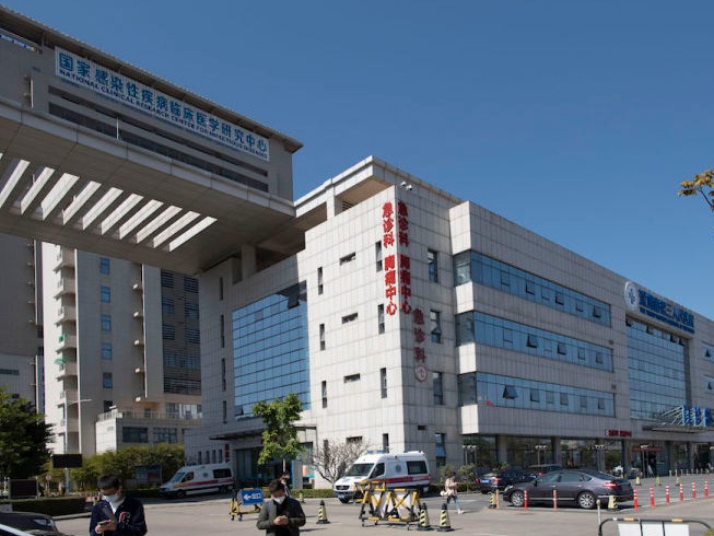 特评丨迈向“病有良医”,步子还要加快
