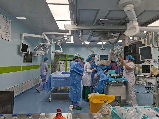 惊！六旬老人血便生命垂危，肠道淤积排出10多斤大便