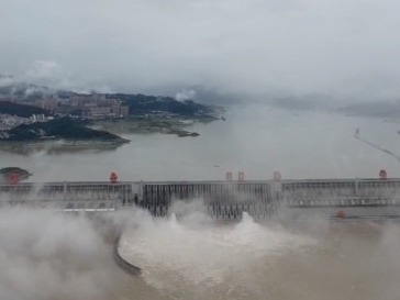 三峡工程削减洪峰约40%，大幅度降低防汛风险和成本