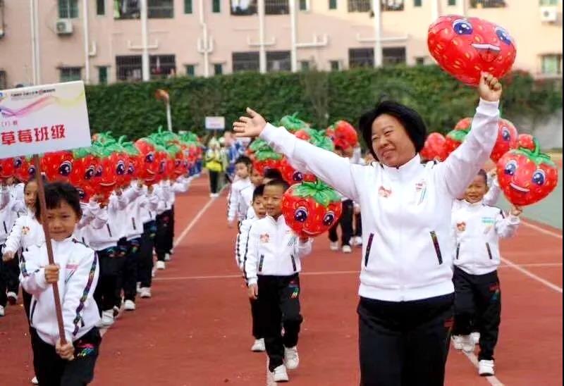 光明班主任之窗 | 陈笑清：三十年如一日，抱抱初心