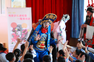 唱戏舞偶好精彩！传统文化走进福田校园，体验戏曲魅力