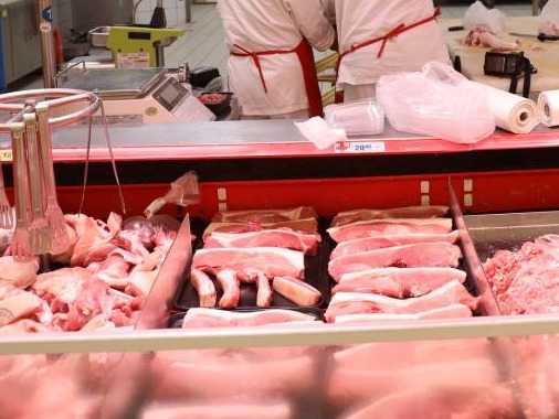 海关总署：猪肉进口7个月增速超100%，多国加大低价出口