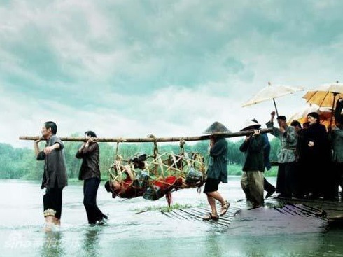 “浸猪笼”的“复活”：私刑绝无正义可言！