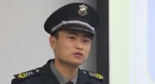北大保安小哥英语词汇量一万五 还有保安会Python