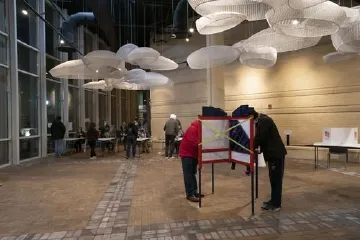 直击美国大选投票站，选民这样说