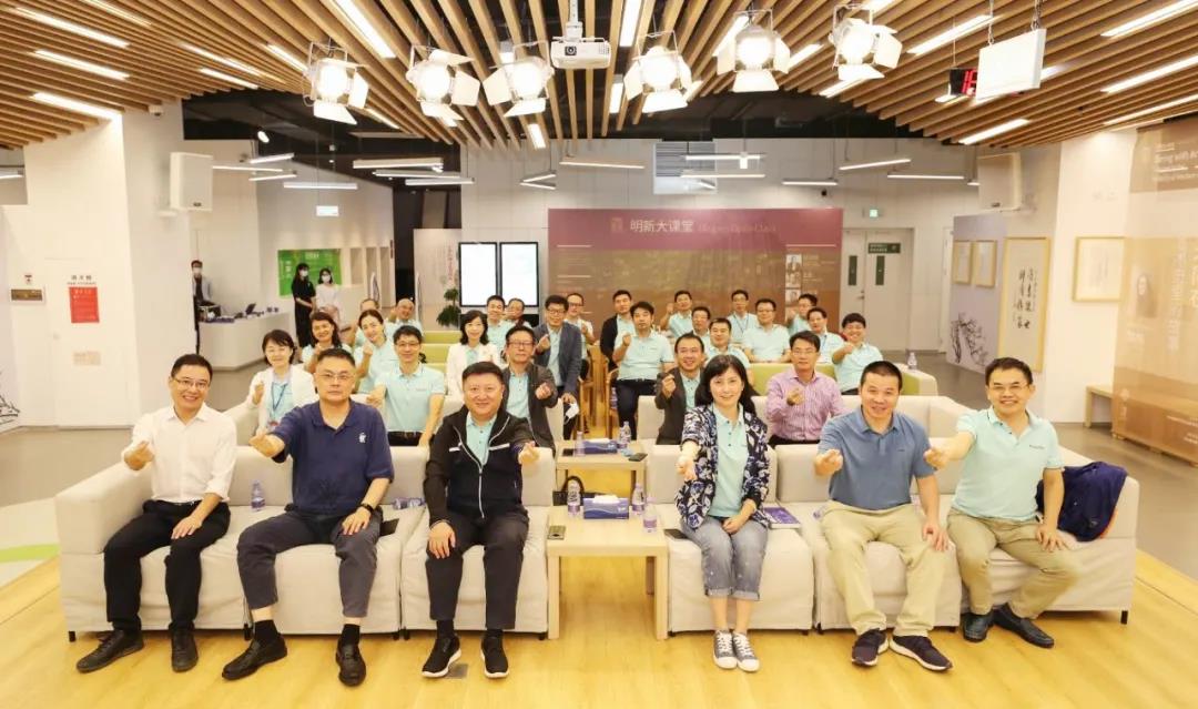 2020年第二期局级干部培训班好书分享活动 在坪山图书馆举行