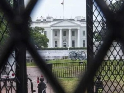 担心美国大选引发骚乱，白宫外将再设栅栏