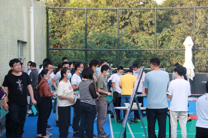 增强职工幸福感 凤凰街道举办职工生日会