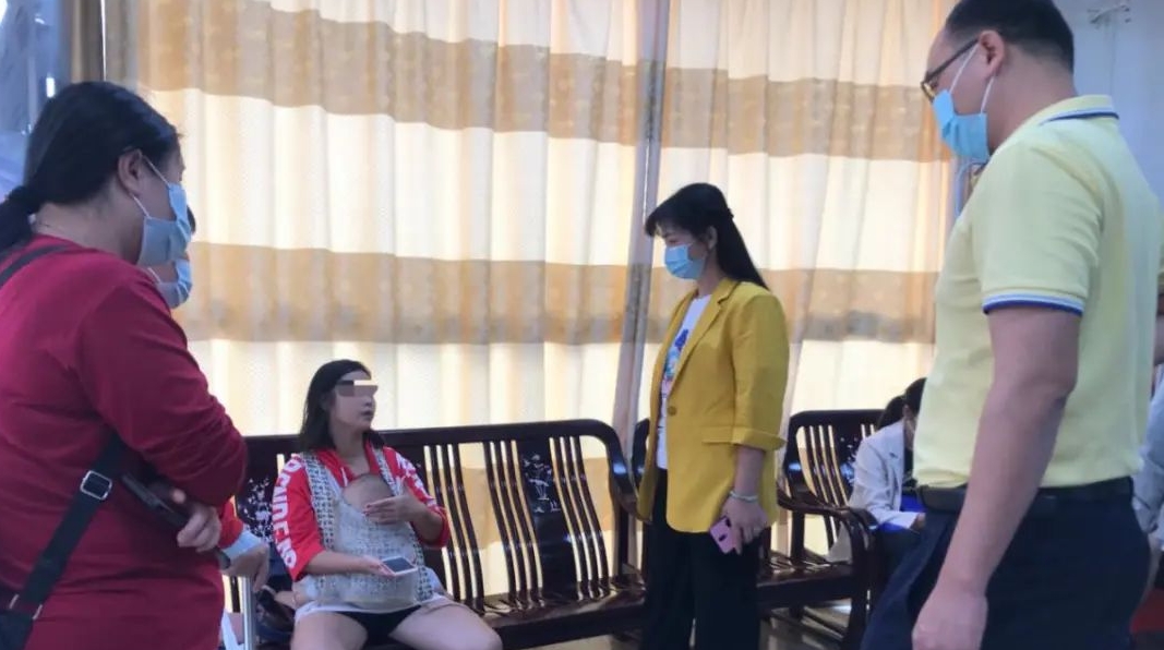 托婴欠资保姆犯难，多部门联动助找回女婴生母