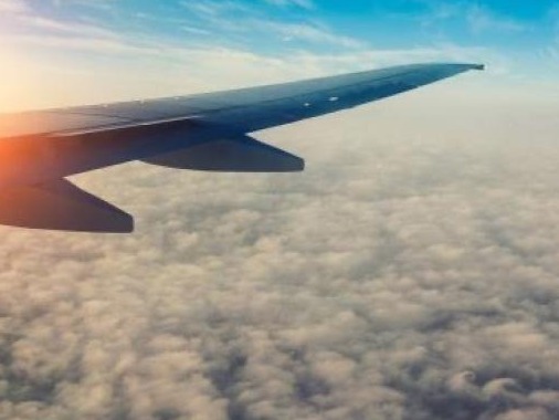 中国驻新加坡大使馆：8日起，乘机赴华旅客须携带双阴性证明