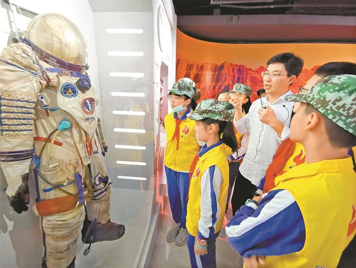 罗湖开展青少年太空科技研学活动