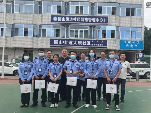“暖心礼包”正在发货，龙岗网格员请查收！