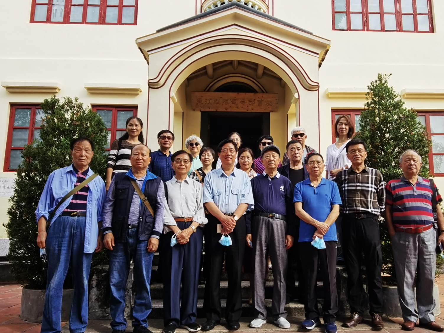 深圳新闻界老领导参观考察大鹏新区盛赞“大鹏模式”，寄望后辈续写好“春天的故事”