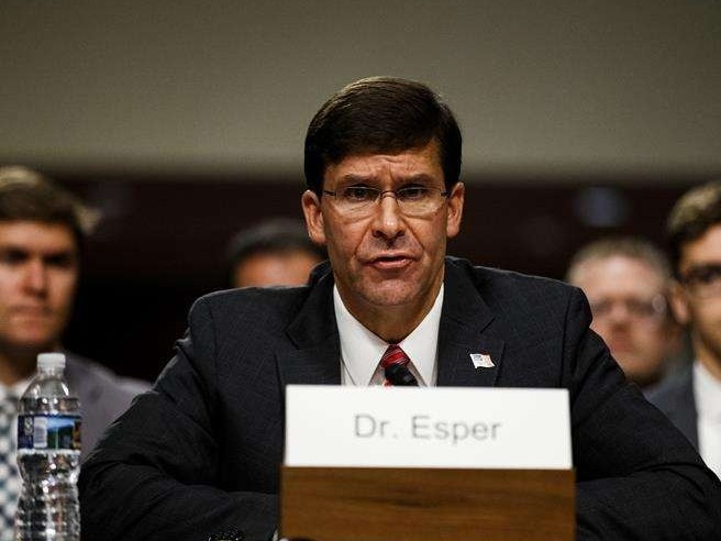 特朗普宣布解除美国防长马克·埃斯珀职务