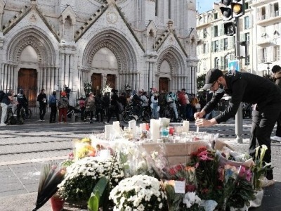 法国检方：尼斯教堂袭击案与巴黎“斩首案”存在关联