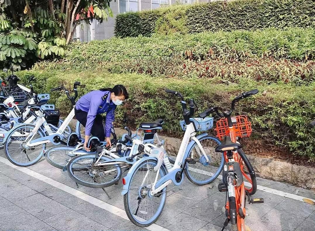 请文明出行文明停放！新安执法队一周整治2700余辆乱停共享单车  