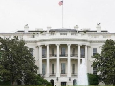 美媒：白宫政治事务主任新冠检测呈阳性 