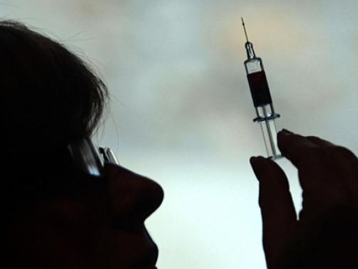 英国政府已购买超3.5万剂新冠疫苗，获授权使用将立即分发 
