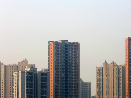“房住不炒”作为长期政策被坚持，媒体：楼市发展机遇与挑战并存 