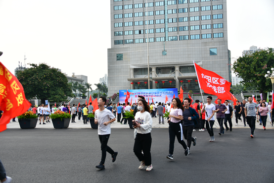 特评 | 全民健身赛场上，也要跑出“深圳速度”