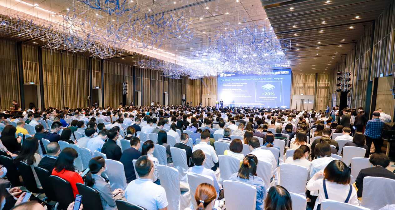“集邦咨询2021存储产业趋势峰会”新品英锐存储首展在深举行