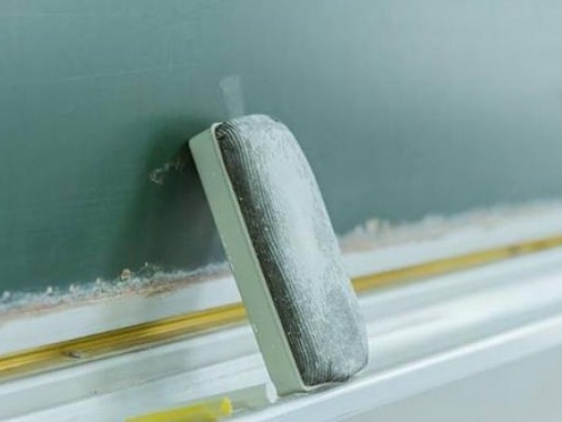 沈阳：在职中小学教师参与或组织“拉班补课”，予以开除