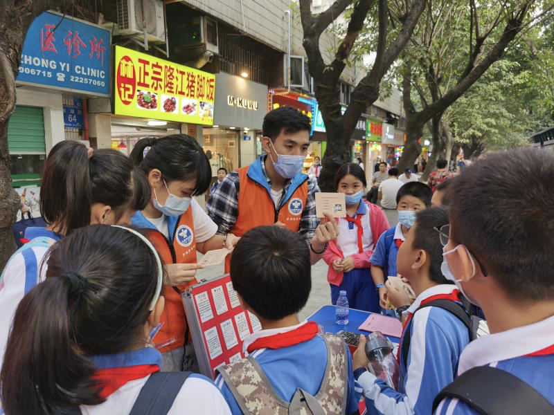 东湖街道开展“玩转禁毒100题”活动