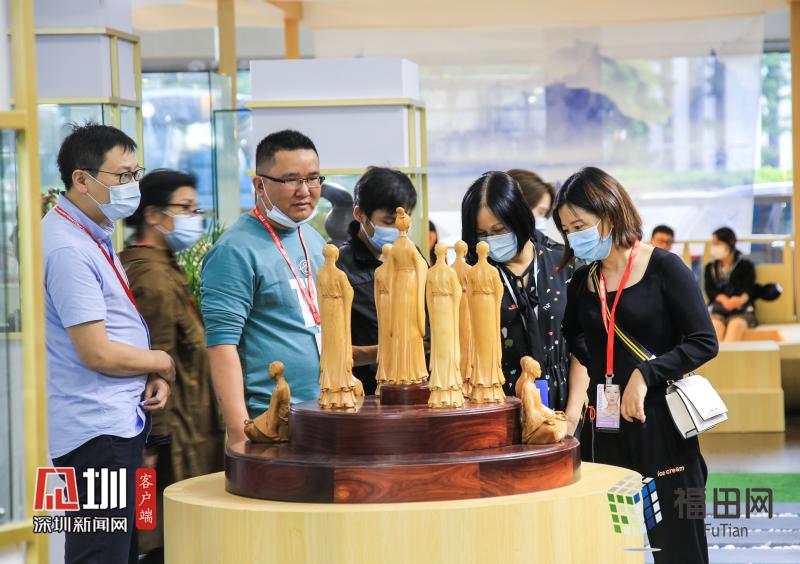 惊艳！纯金服饰领衔亮相深圳工艺美术博览会