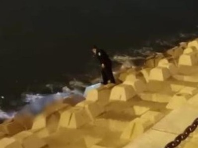 36岁男子在大连星海湾跨海大桥跳海，7天后母亲同地点坠亡