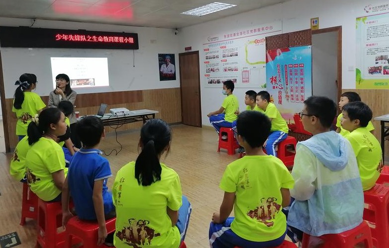 金湖社区开展“安全与幸福携手，文明与美丽同行”活动