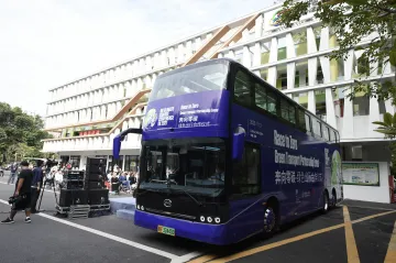 深圳巴士集团携手比亚迪推进绿色出行，英国驻华大使点赞深圳公共交通全面电动化
